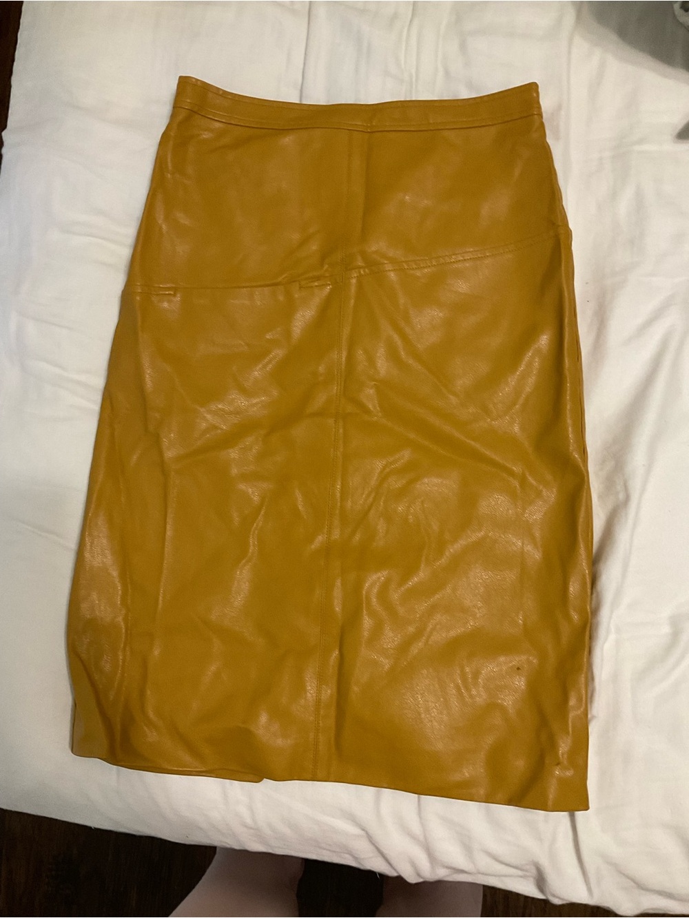 Women’s Faux Leather Pencil Skirt in Mustard